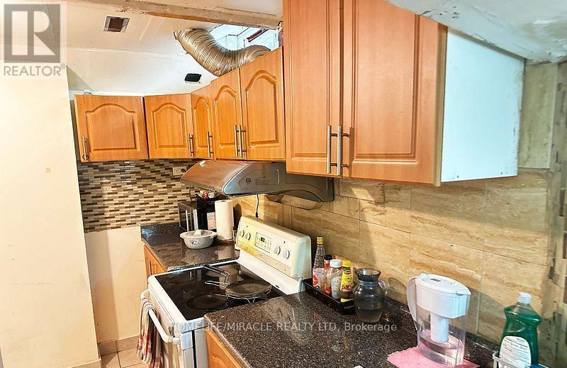 8 Lansbury Drive, Toronto, ON - Indoor