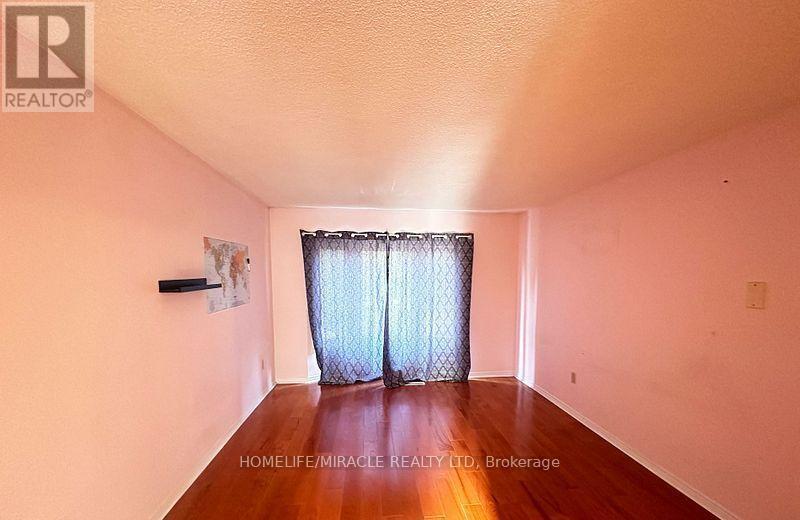 8 Lansbury Drive, Toronto, ON - Indoor Photo Showing Other Room