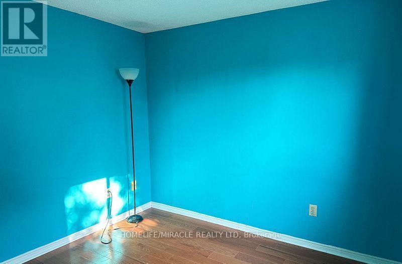 8 Lansbury Drive, Toronto, ON - Indoor Photo Showing Other Room