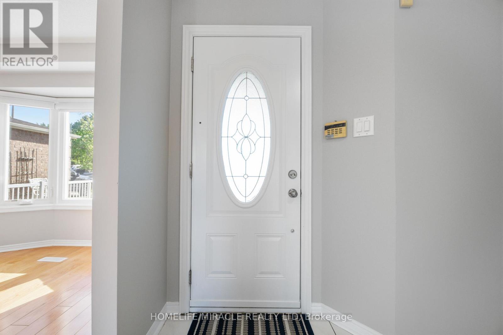 8 Lansbury Drive, Toronto, ON - Indoor Photo Showing Other Room