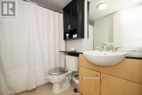 3205 - 361 Front Street W, Toronto, ON - Indoor Photo Showing Bathroom