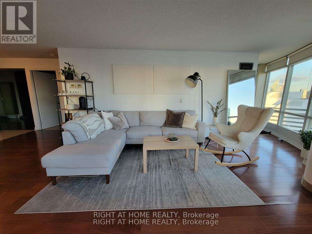 3205 - 361 Front Street W, Toronto, ON - Indoor Photo Showing Living Room