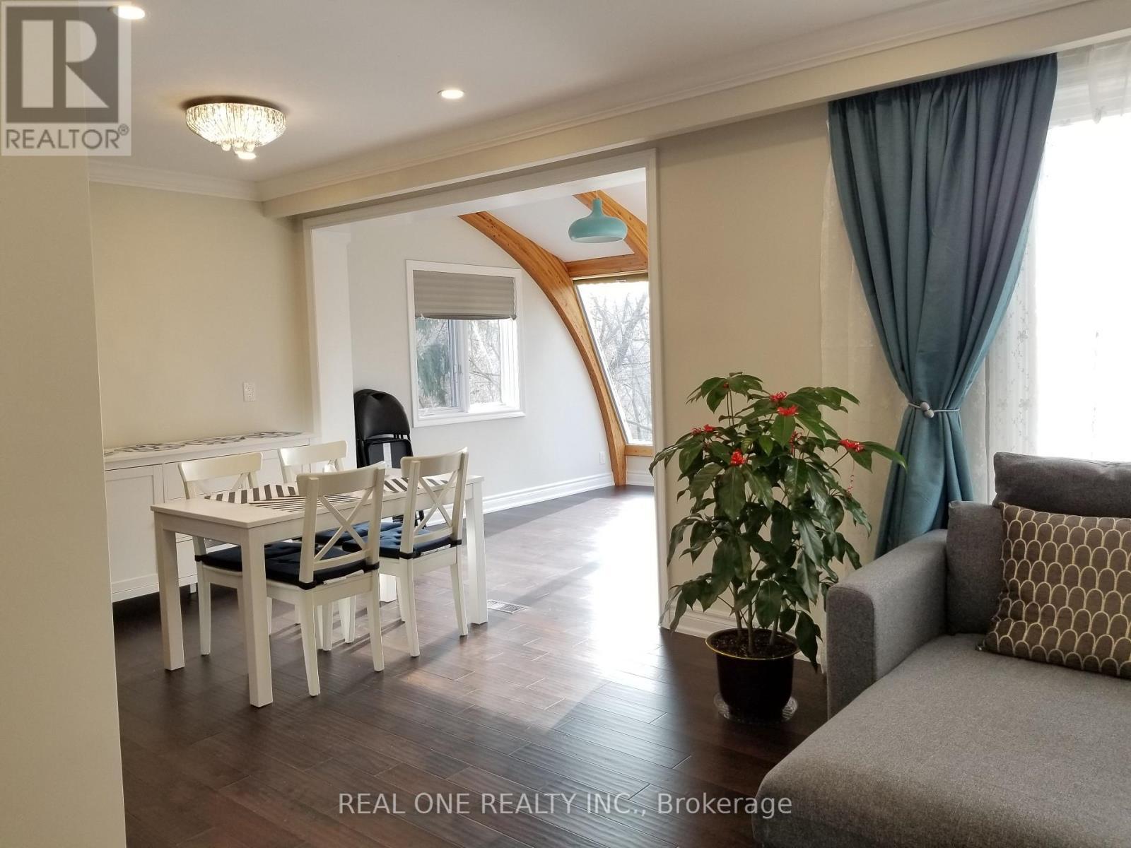 Dinning Room 4 - 26 Applefield Drive, Toronto, ON - Indoor