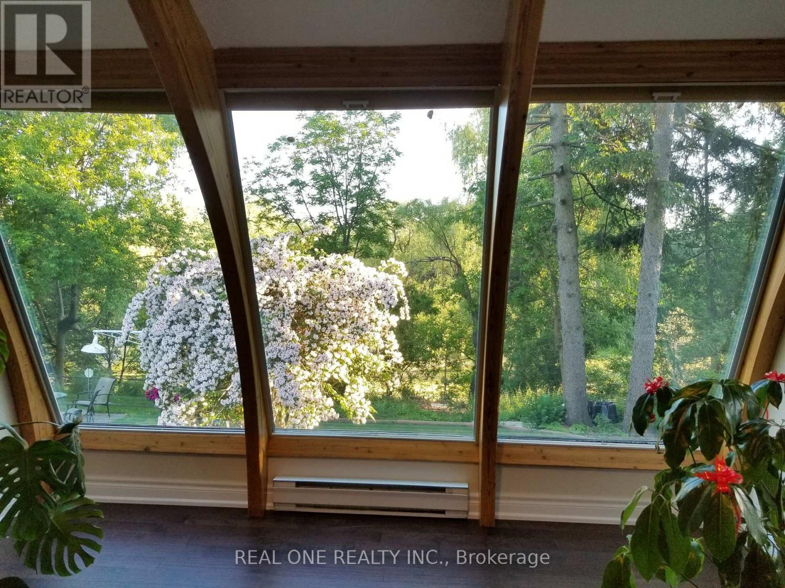 Sunroom 1 - 26 Applefield Drive, Toronto, ON - Indoor Photo Showing Other Room