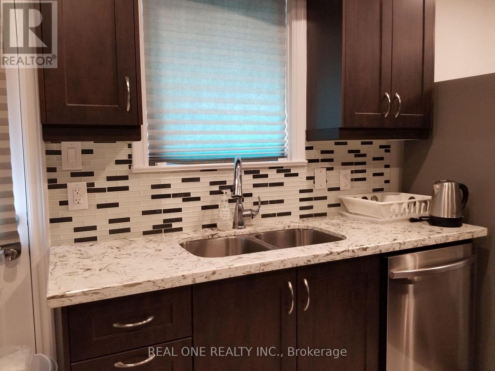 Kitchen 4 - 26 Applefield Drive, Toronto, ON - Indoor Photo Showing Kitchen With Double Sink