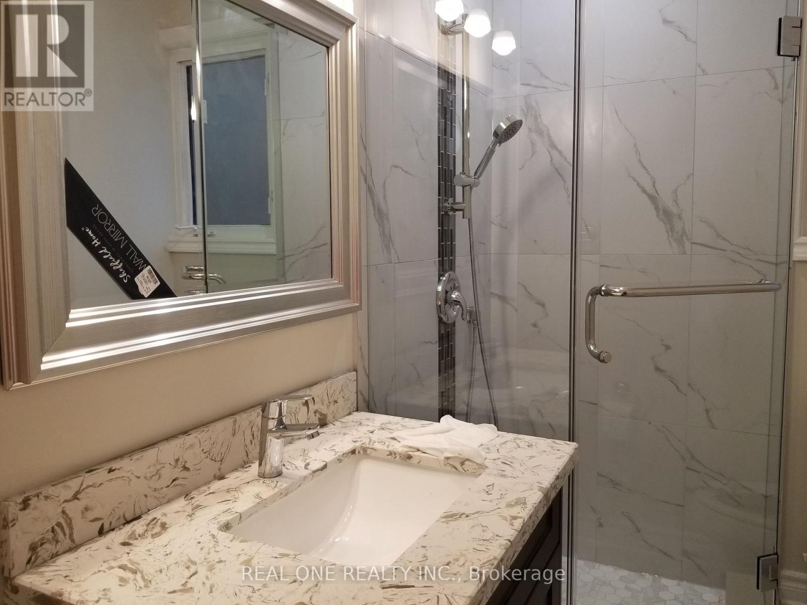 Ensuite 1 - 26 Applefield Drive, Toronto, ON - Indoor Photo Showing Bathroom