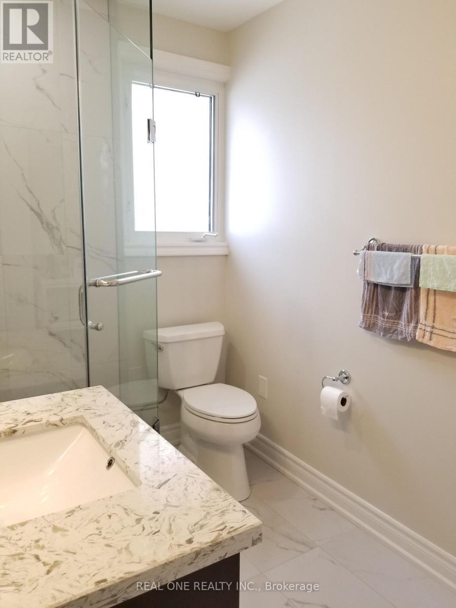 Ensuite 2 - 26 Applefield Drive, Toronto, ON - Indoor Photo Showing Bathroom