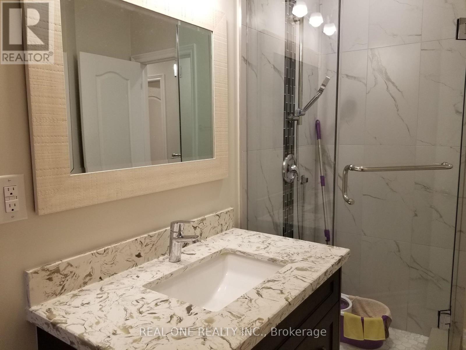 Main Bathroom 2 - 26 Applefield Drive, Toronto, ON - Indoor Photo Showing Bathroom