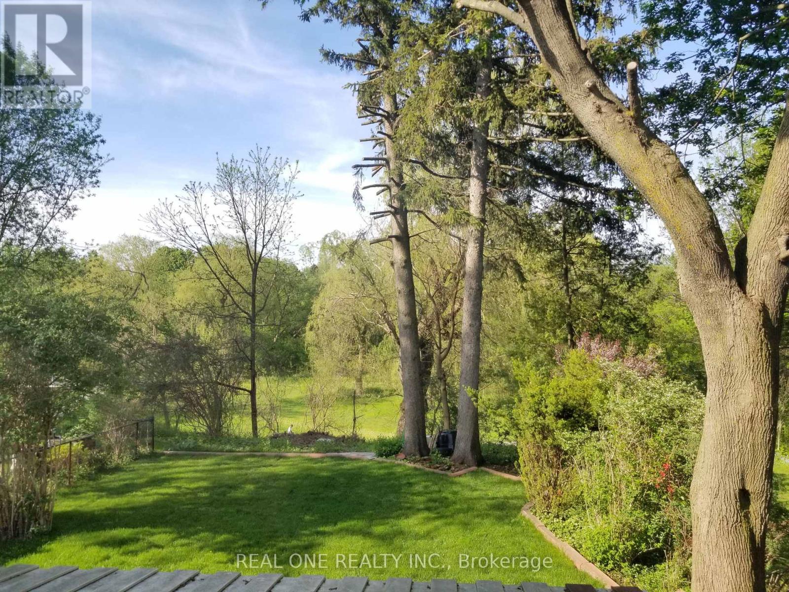 Back Yard 3 - 26 Applefield Drive, Toronto, ON - Outdoor With View