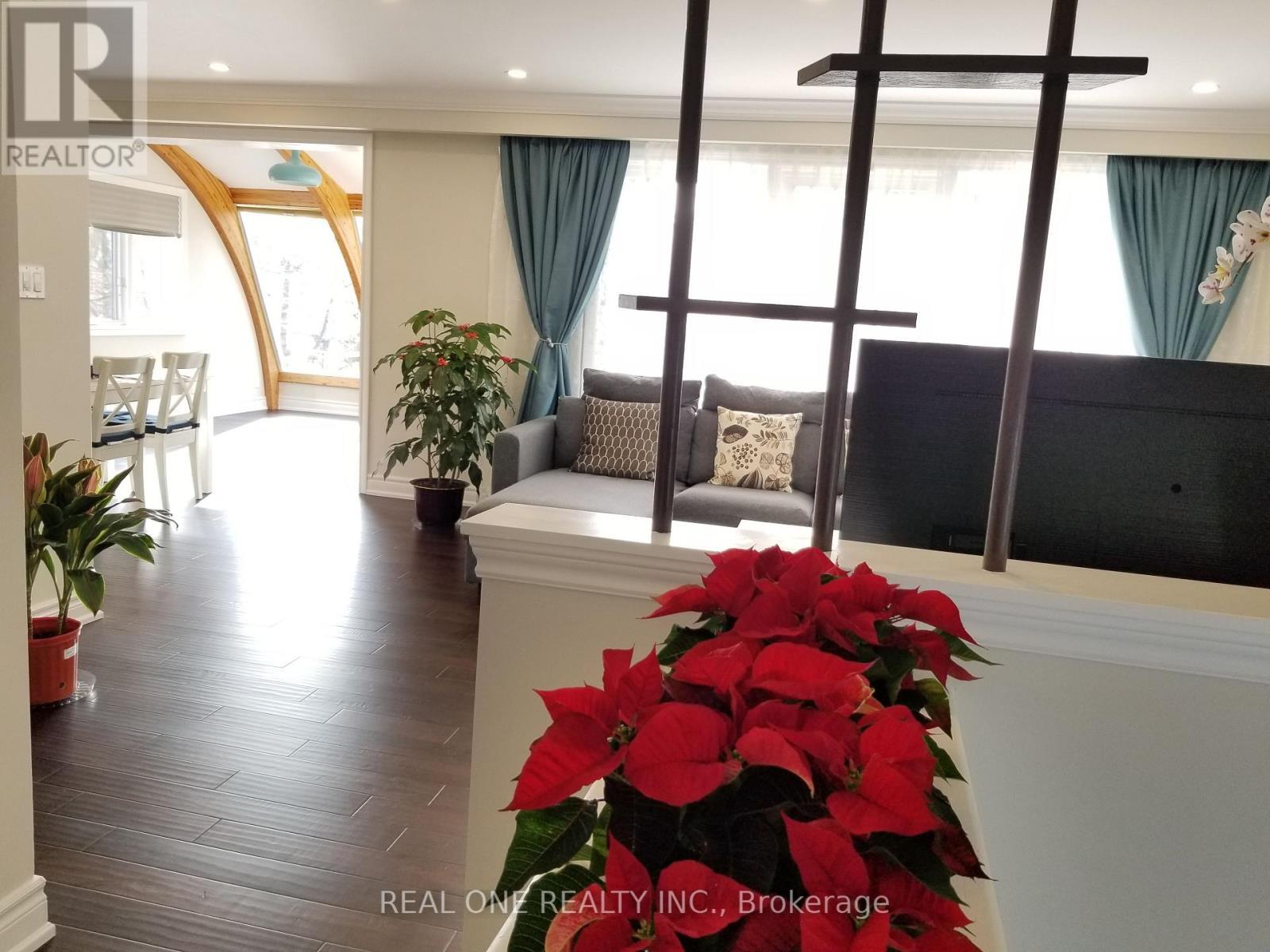 Foyer 1 - 26 Applefield Drive, Toronto, ON - Indoor Photo Showing Other Room