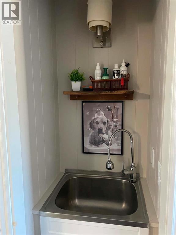 26 Brigden Road, Sombra, ON - Indoor Photo Showing Kitchen