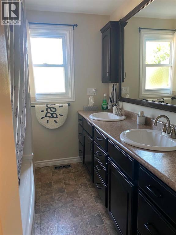 26 Brigden Road, Sombra, ON - Indoor Photo Showing Bathroom