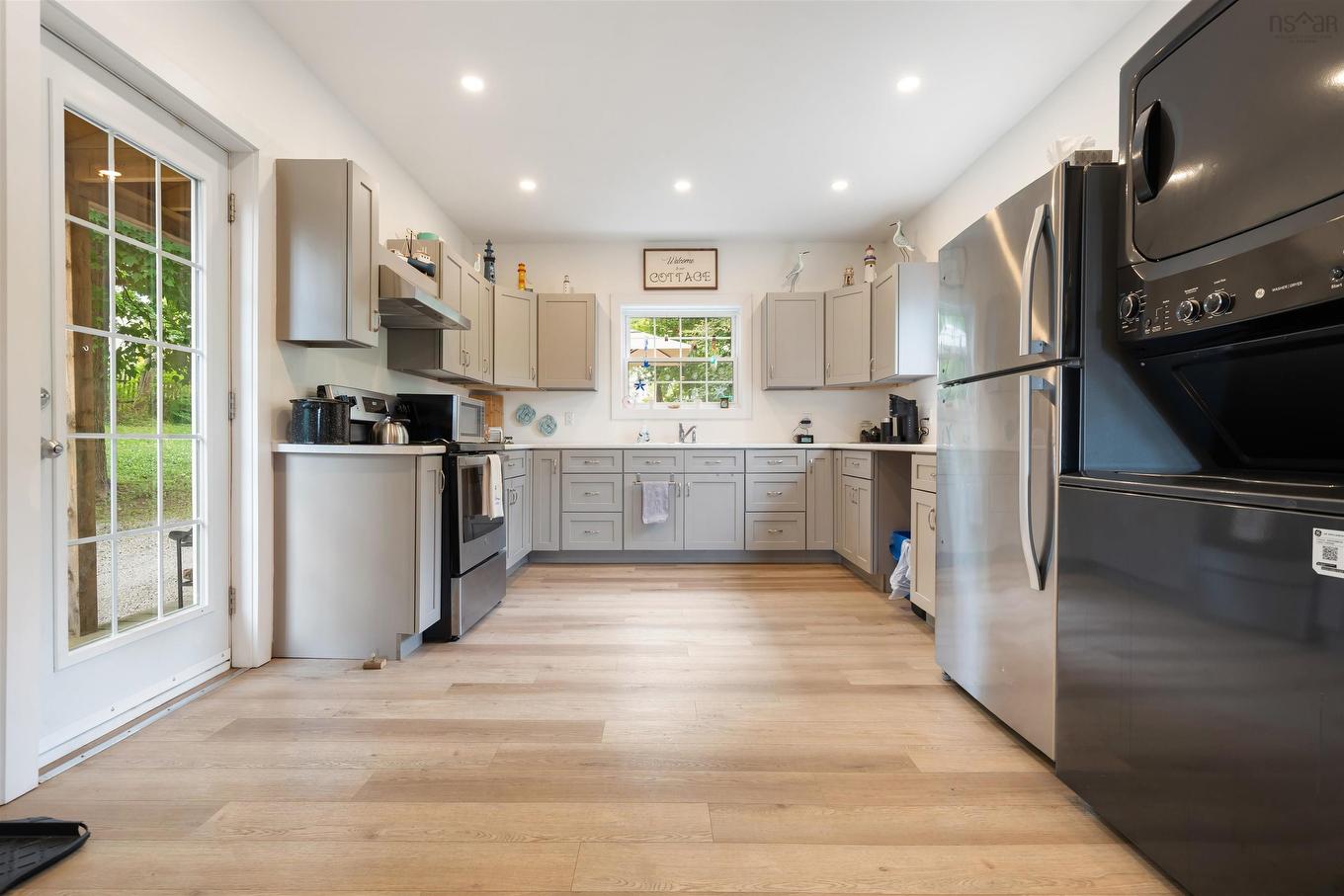 96 Faulkland Street, Pictou, NS - Indoor Photo Showing Kitchen