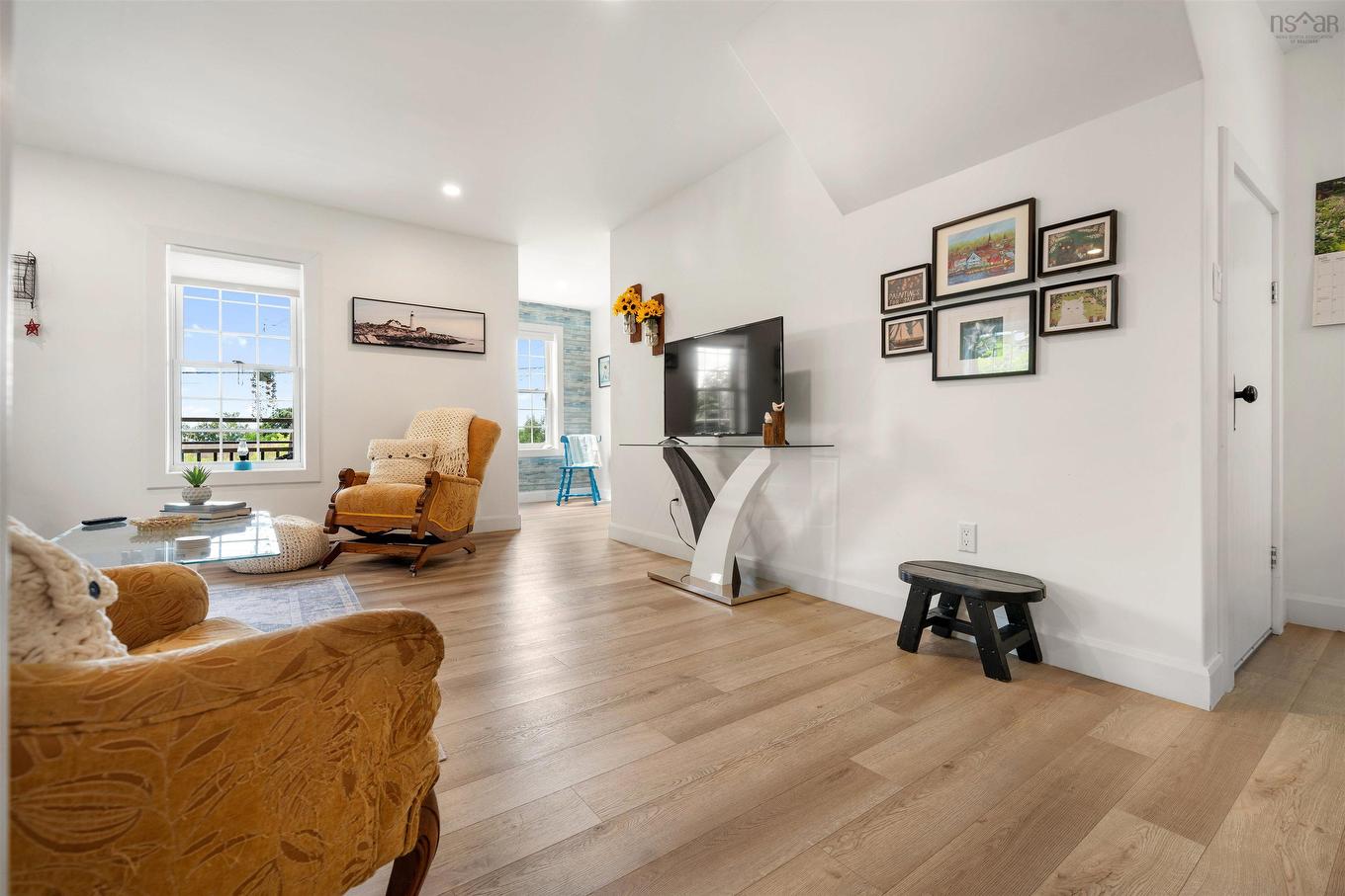 96 Faulkland Street, Pictou, NS - Indoor Photo Showing Living Room