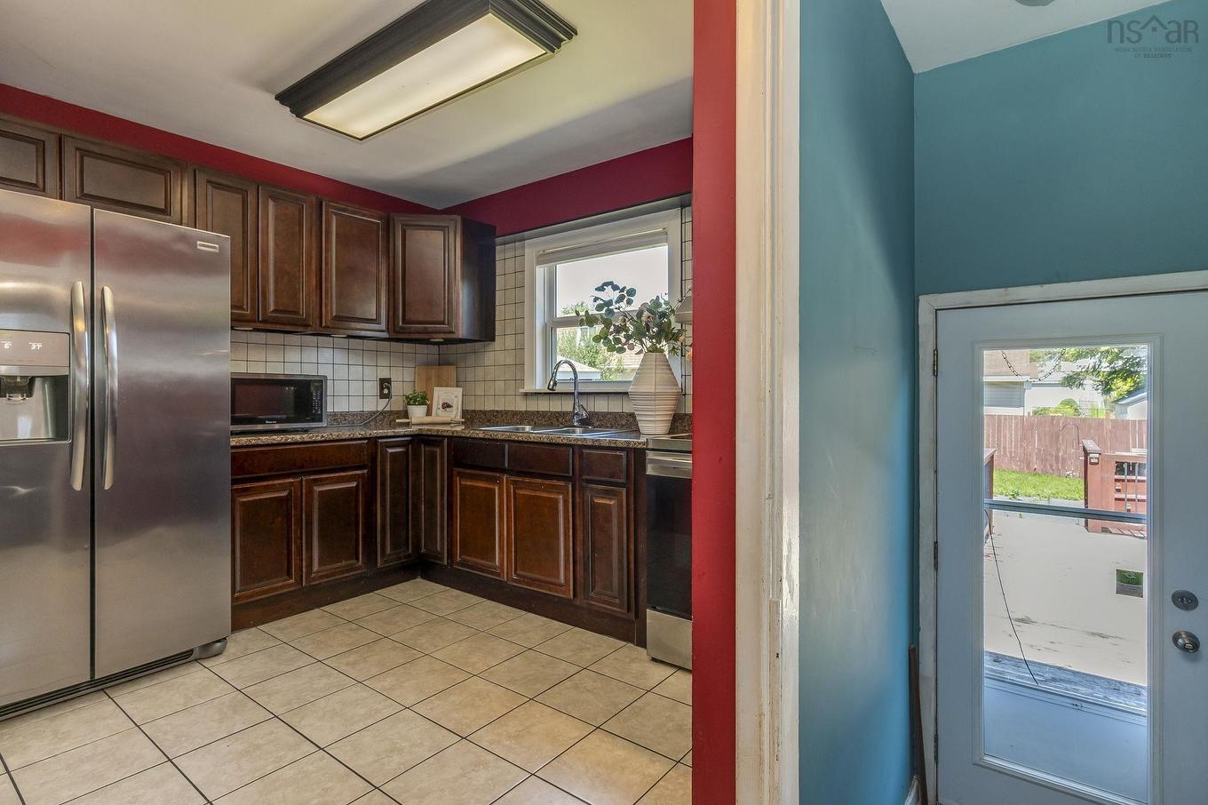 10 Westwood Drive, Dartmouth, NS - Indoor Photo Showing Kitchen
