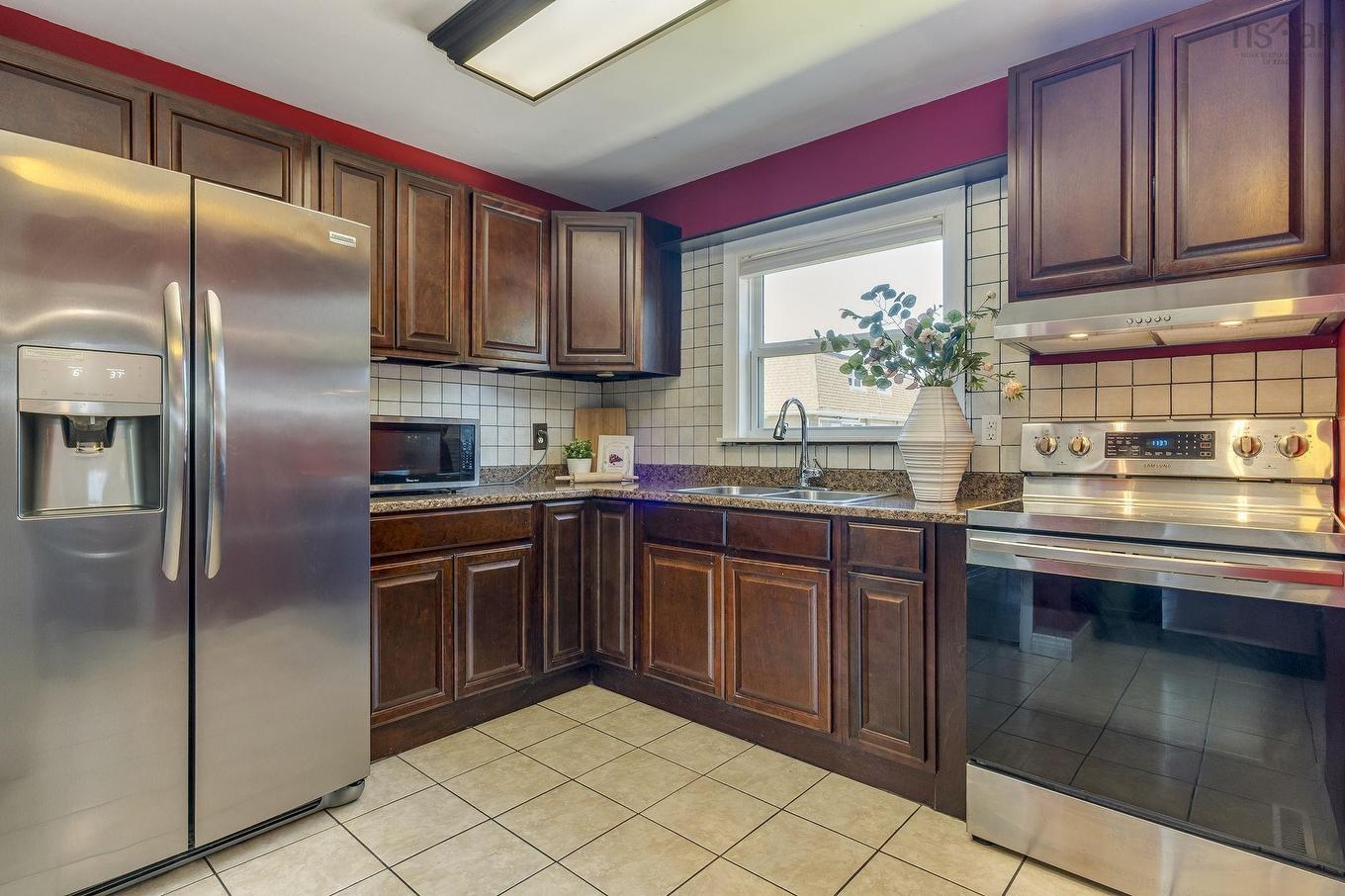10 Westwood Drive, Dartmouth, NS - Indoor Photo Showing Kitchen With Double Sink