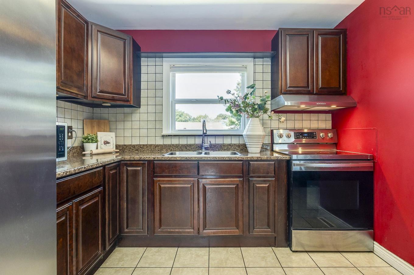 10 Westwood Drive, Dartmouth, NS - Indoor Photo Showing Kitchen With Double Sink