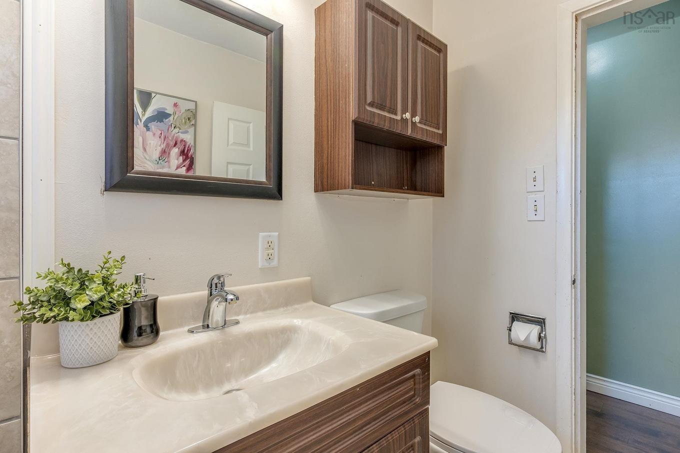 10 Westwood Drive, Dartmouth, NS - Indoor Photo Showing Bathroom