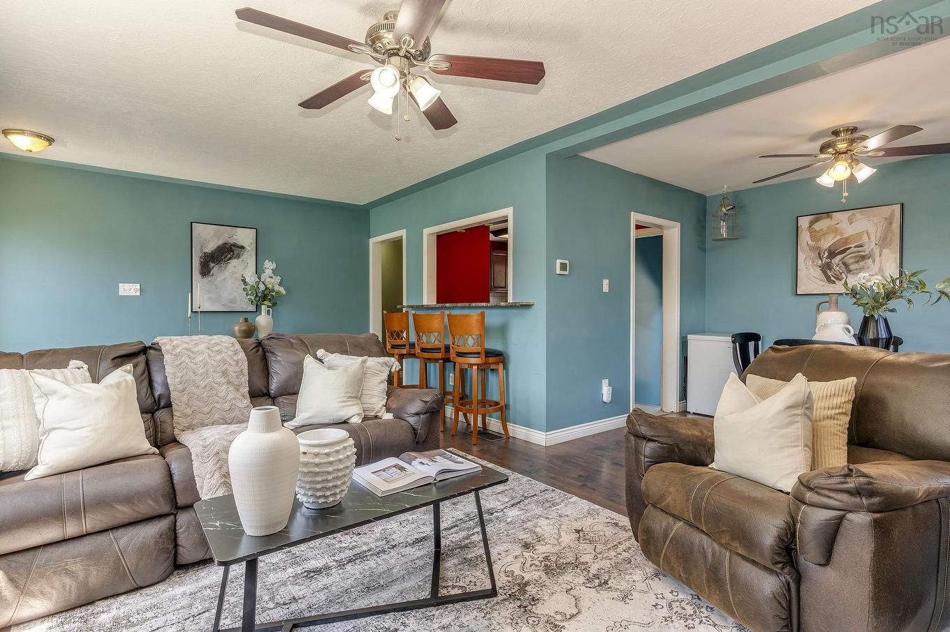10 Westwood Drive, Dartmouth, NS - Indoor Photo Showing Living Room