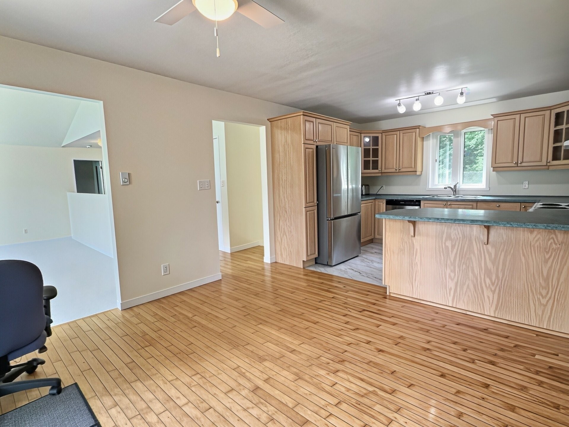 Dining Room - 83 Ch. Hervé-Pigeon, Kipawa, QC - Indoor Photo Showing Kitchen