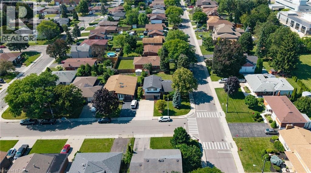 Established residential area featuring mature trees and a grid street pattern - 143 Cromwell Crescent, Hamilton, ON - Outdoor With View