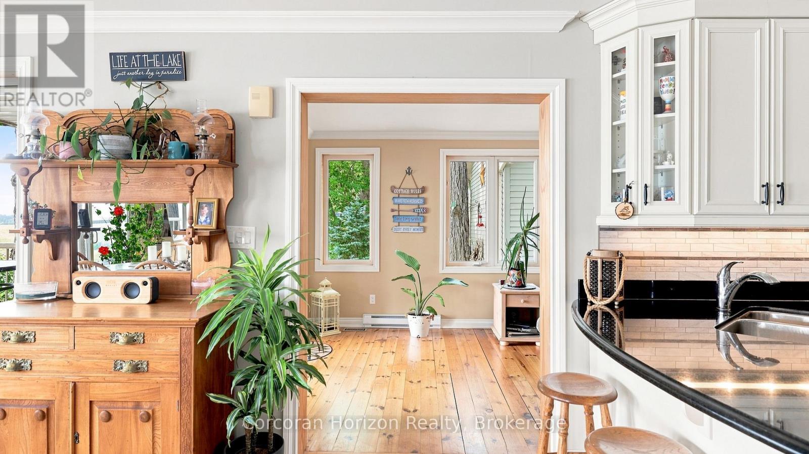 380 Robins Point Road, Tay (Victoria Harbour), ON - Indoor Photo Showing Kitchen With Double Sink