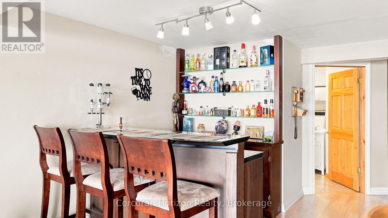 380 Robins Point Road, Tay (Victoria Harbour), ON - Indoor
