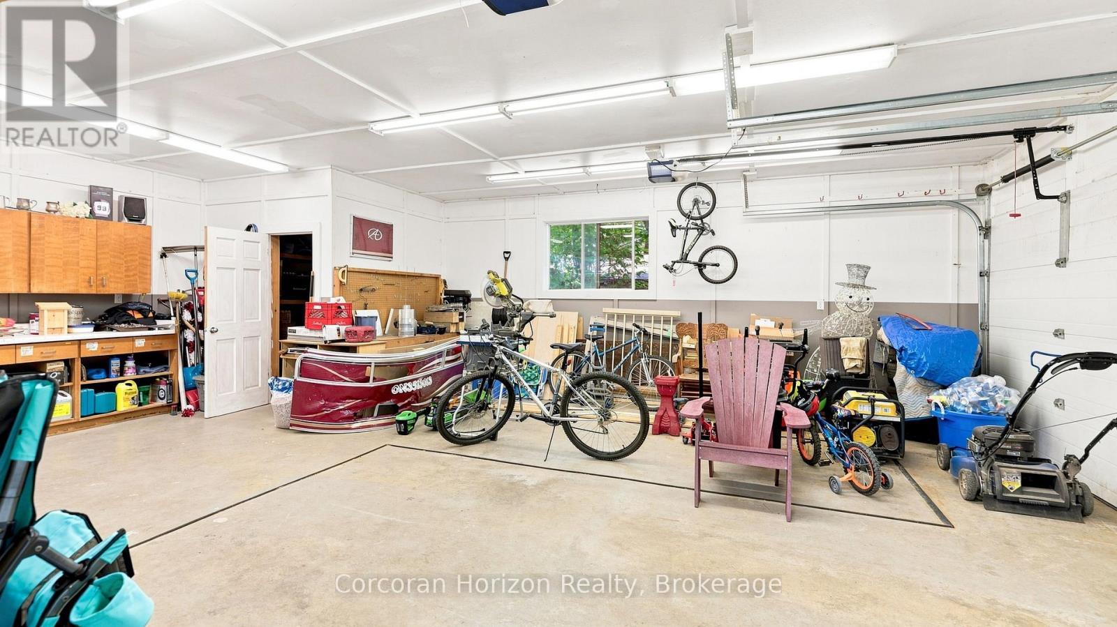 380 Robins Point Road, Tay (Victoria Harbour), ON - Indoor Photo Showing Garage