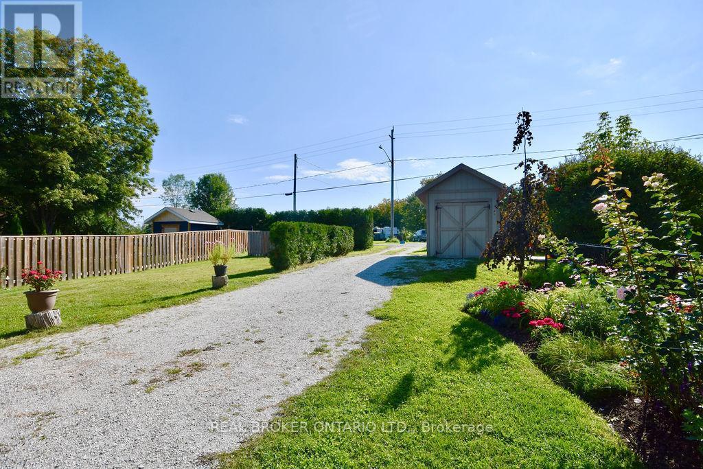 Spacious driveway and utility shed with panel - 5818 Victoria Park Road, Ramara, ON - Outdoor