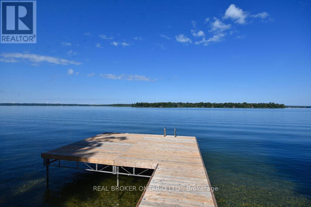 Spacious dock - 5818 Victoria Park Road, Ramara, ON - Outdoor With Body Of Water With View