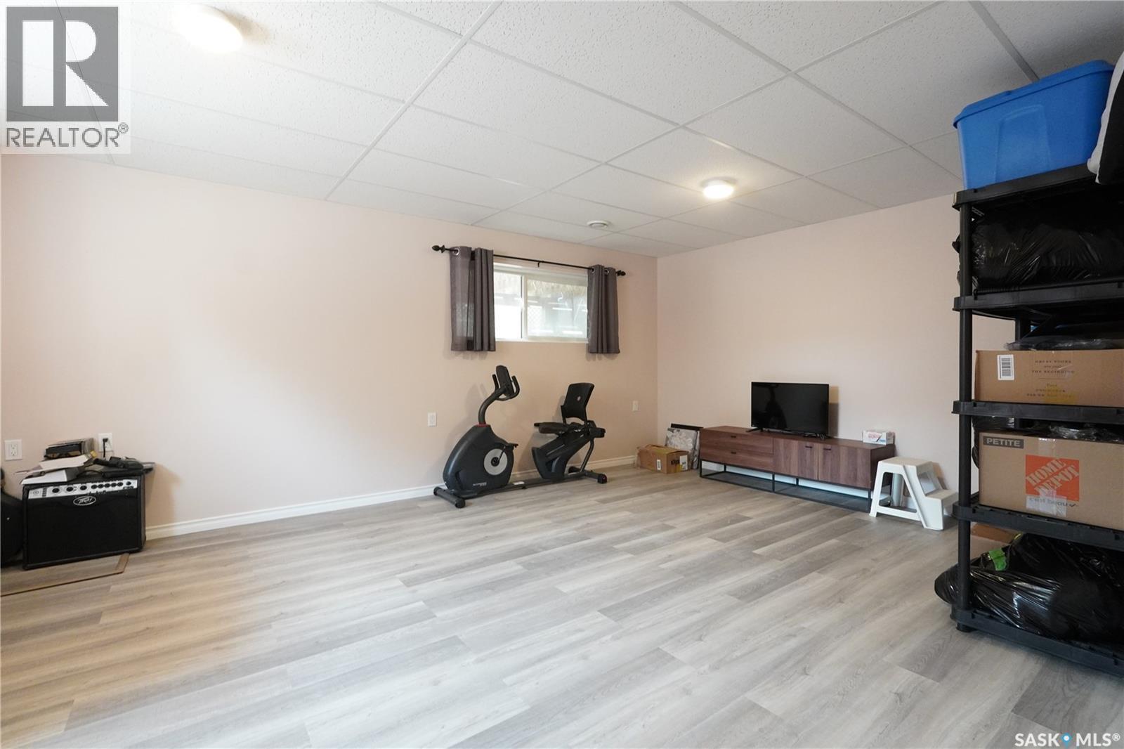 5602 Dewdney Avenue, Regina, SK - Indoor