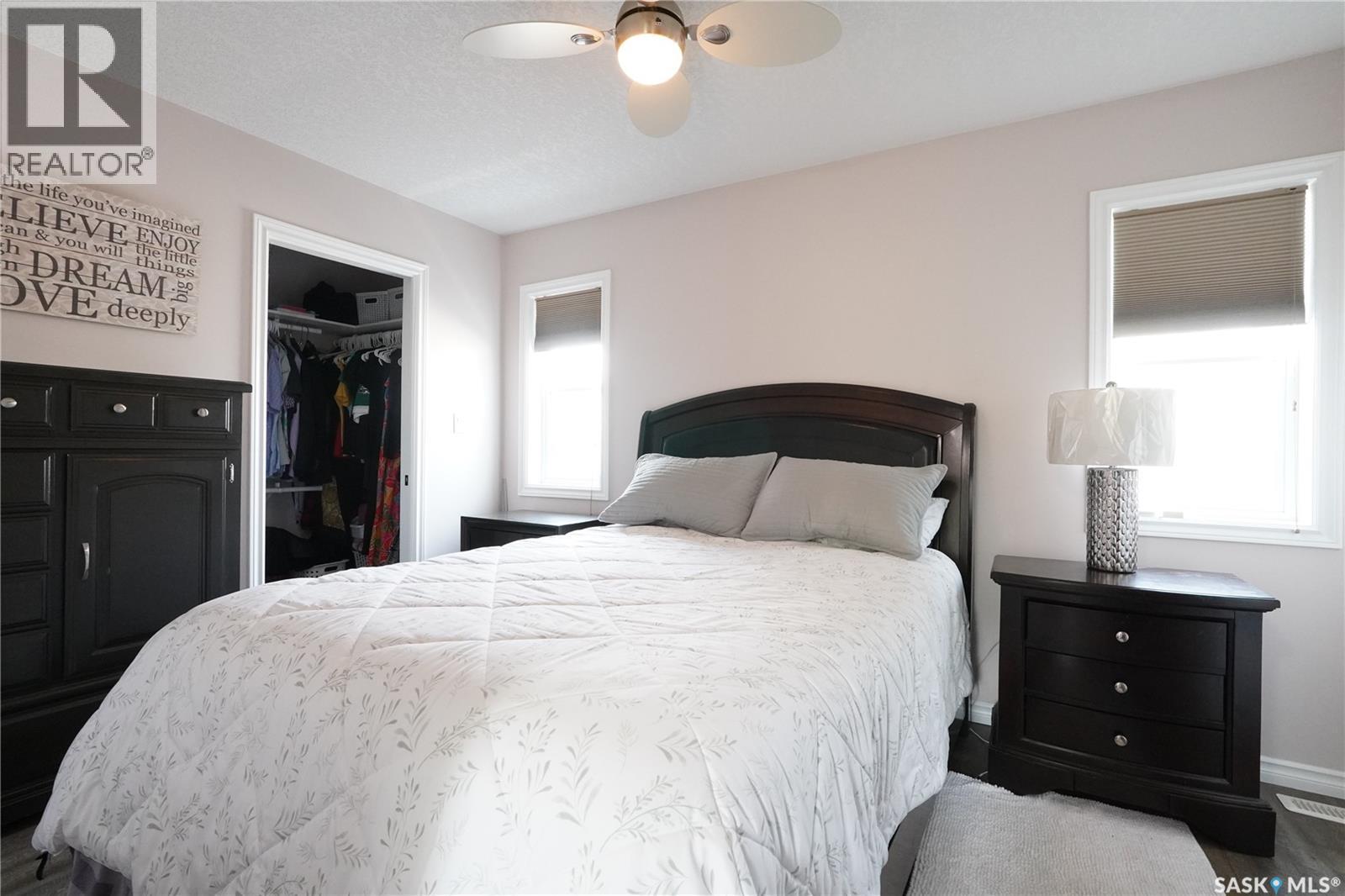 5602 Dewdney Avenue, Regina, SK - Indoor Photo Showing Bedroom