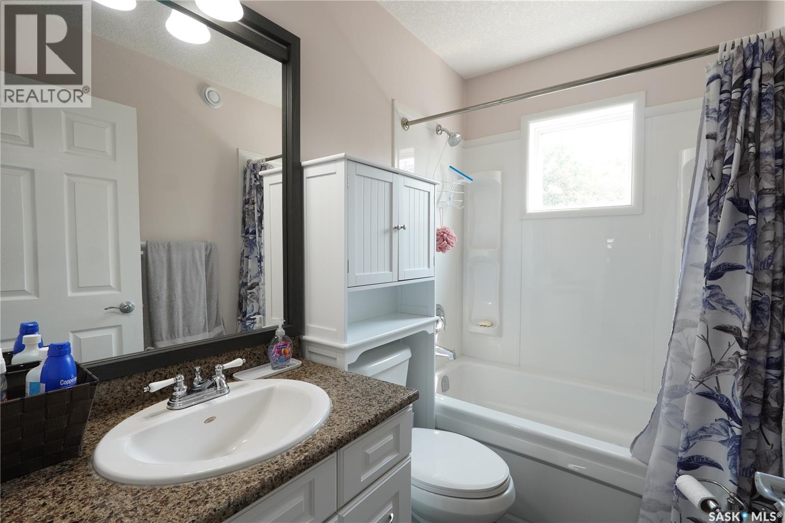 5602 Dewdney Avenue, Regina, SK - Indoor Photo Showing Bathroom