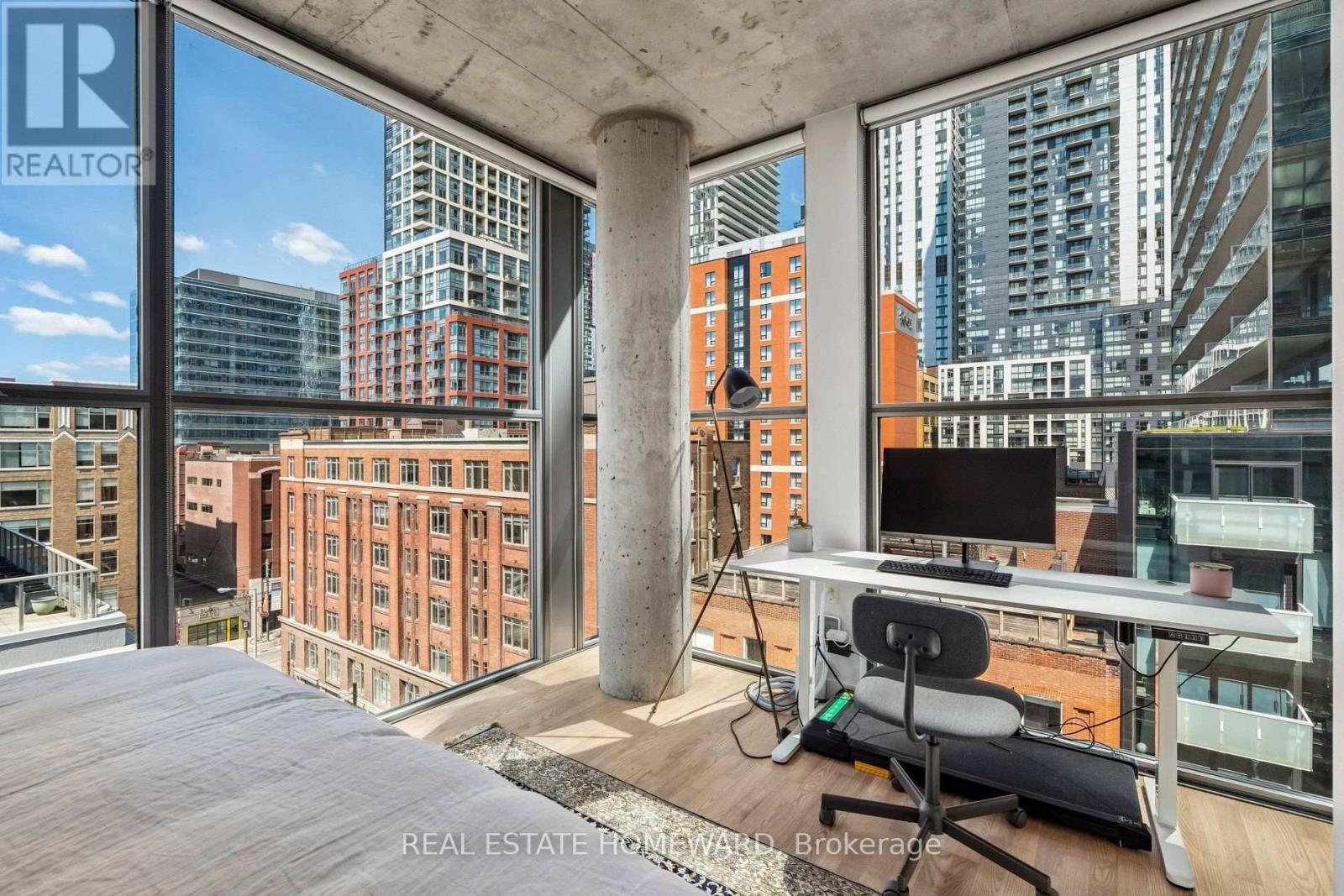807 - 25 Oxley Street, Toronto, ON - Indoor Photo Showing Office