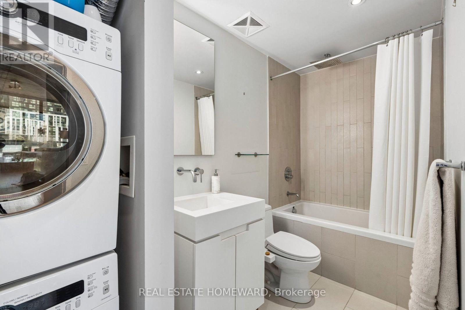 807 - 25 Oxley Street, Toronto, ON - Indoor Photo Showing Other Room