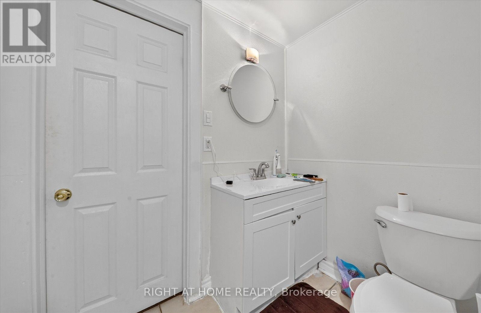 531 Wallenberg Crescent, Mississauga, ON - Indoor Photo Showing Bathroom
