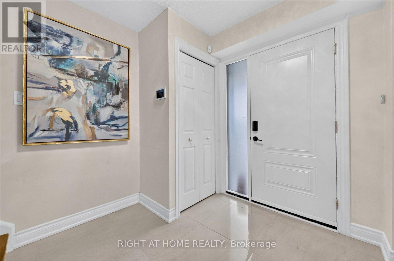 531 Wallenberg Crescent, Mississauga, ON - Indoor Photo Showing Other Room