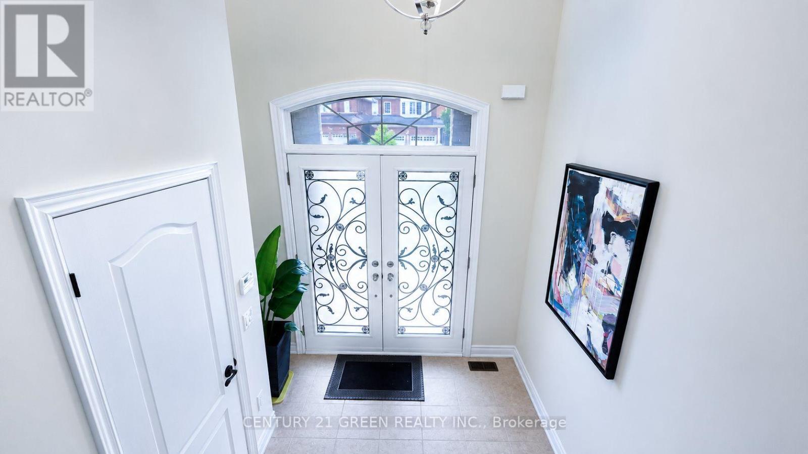 61 Magdalan Crescent, Richmond Hill, ON
