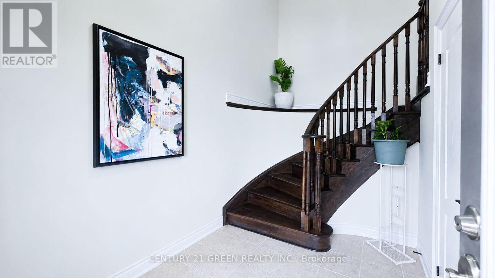 61 Magdalan Crescent, Richmond Hill, ON