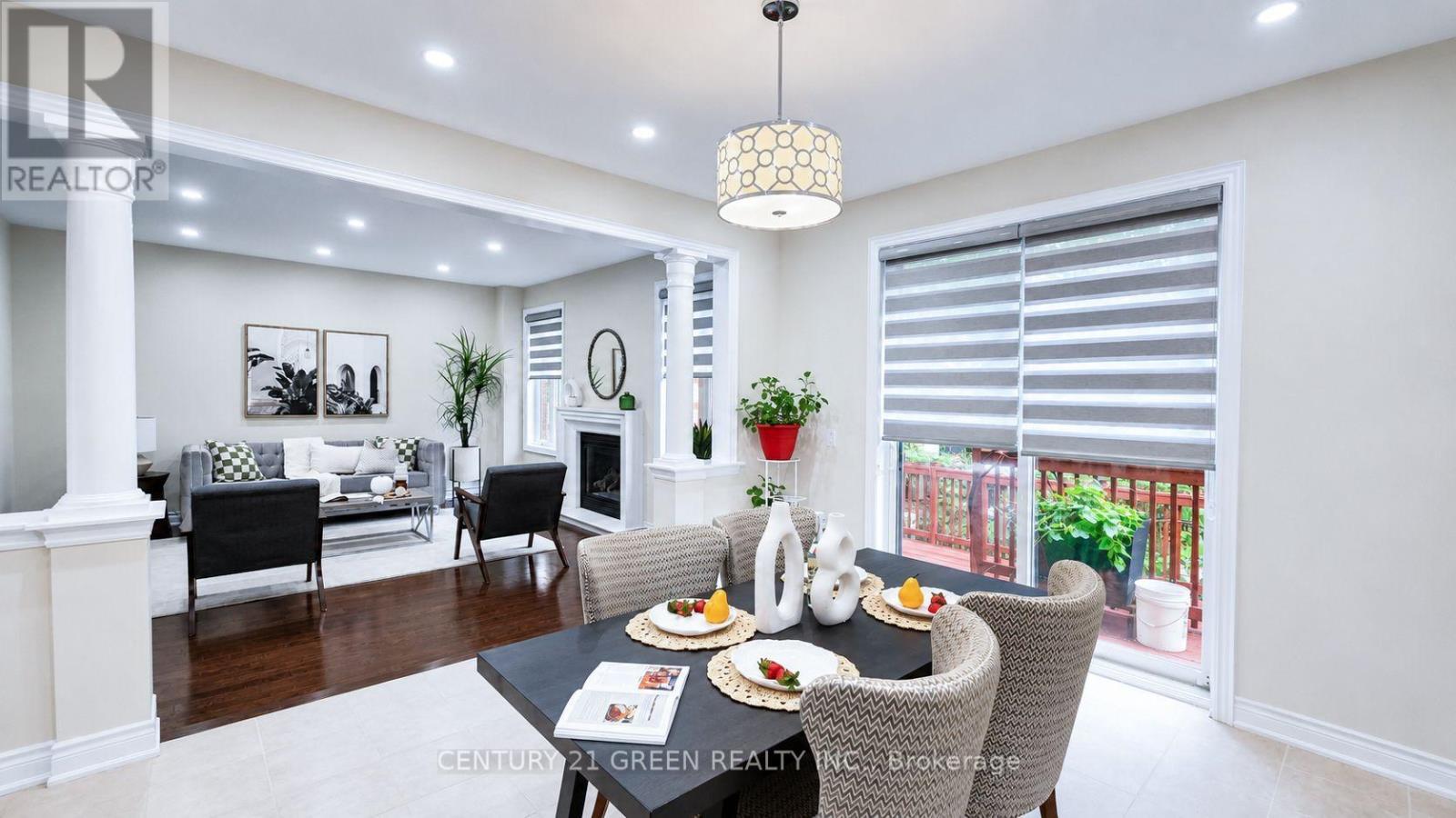 61 Magdalan Crescent, Richmond Hill, ON