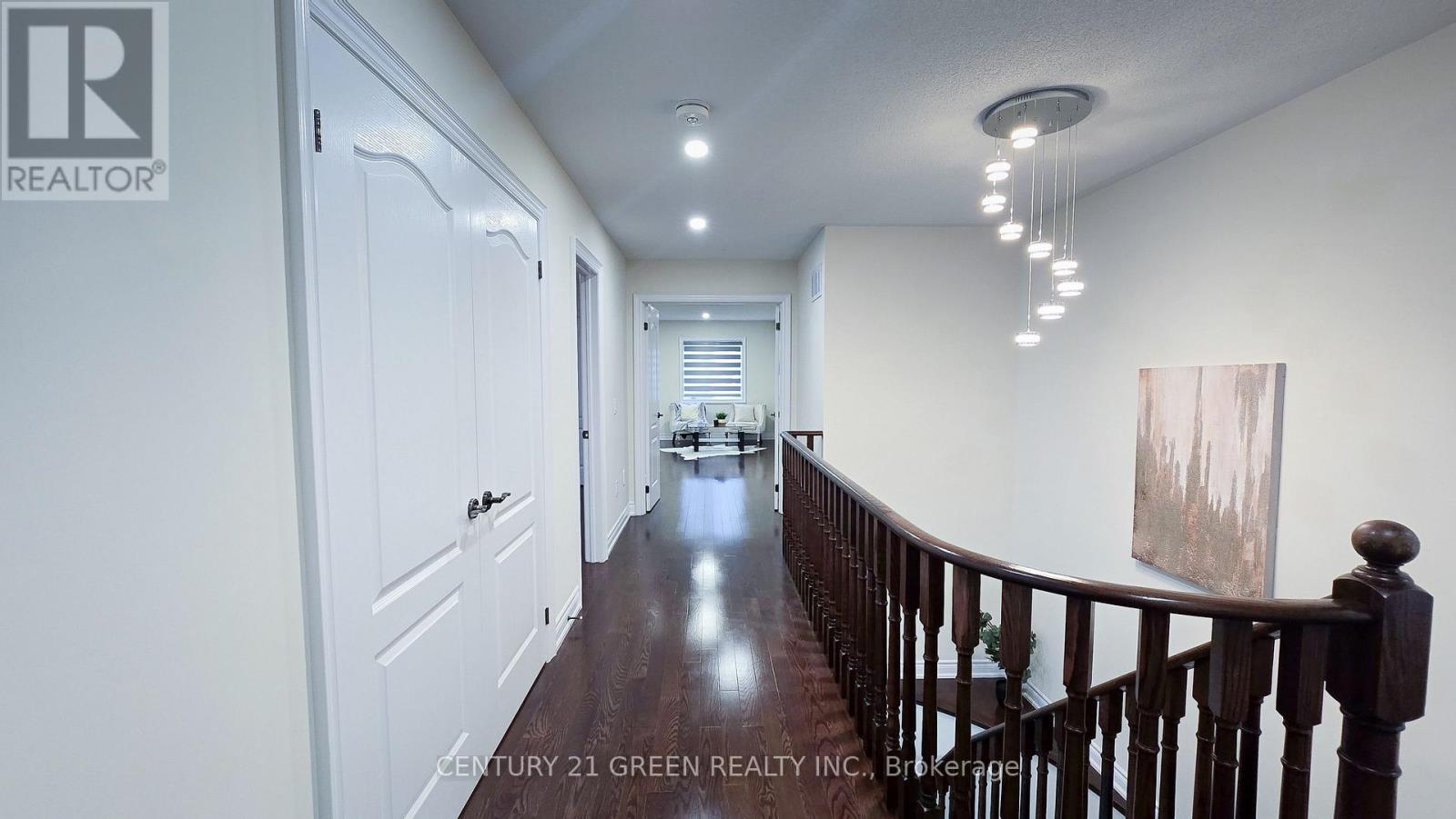 61 Magdalan Crescent, Richmond Hill, ON