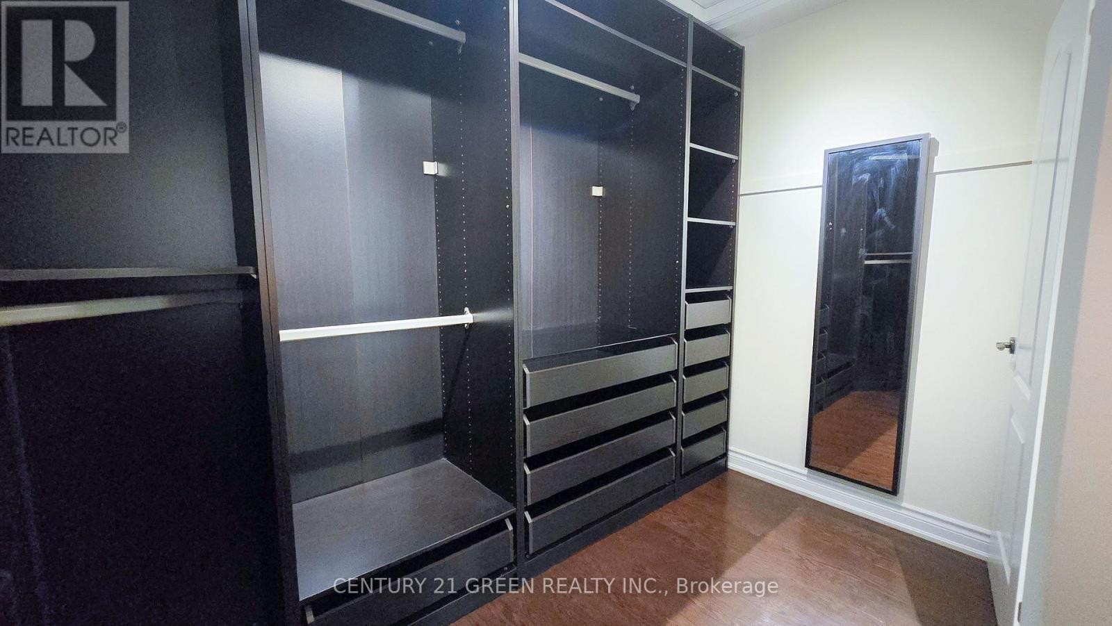 61 Magdalan Crescent, Richmond Hill, ON