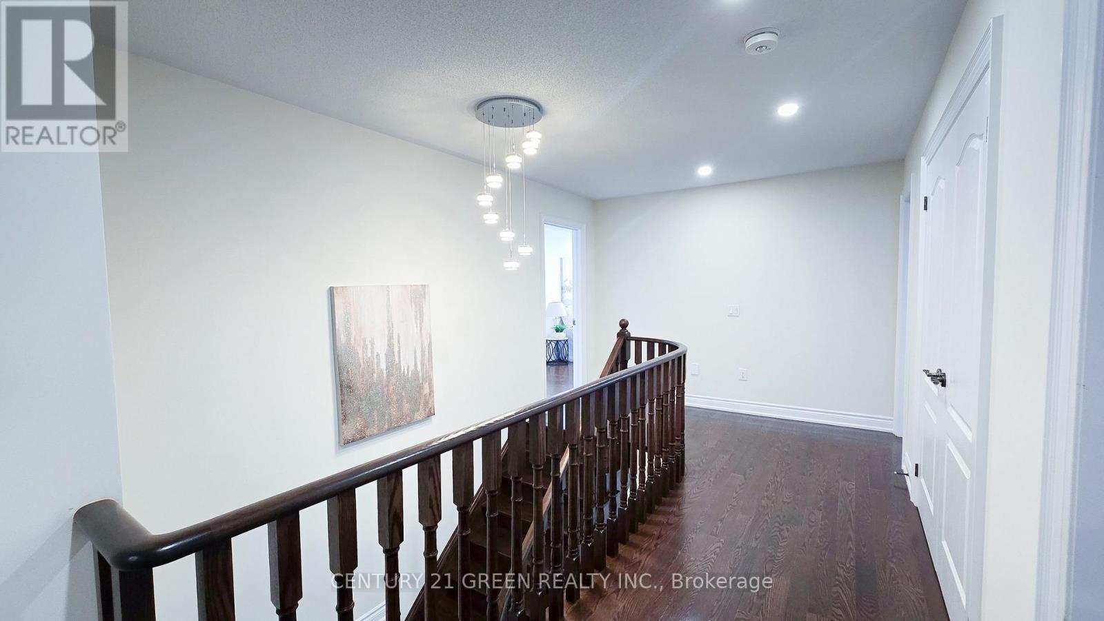 61 Magdalan Crescent, Richmond Hill, ON