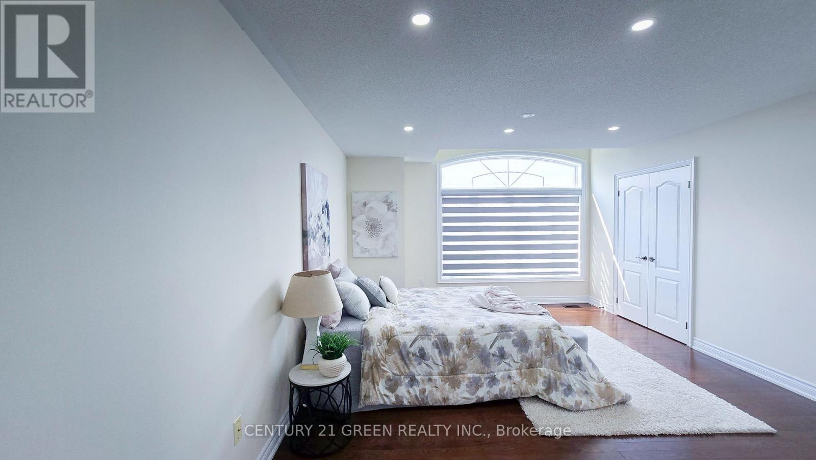 61 Magdalan Crescent, Richmond Hill, ON