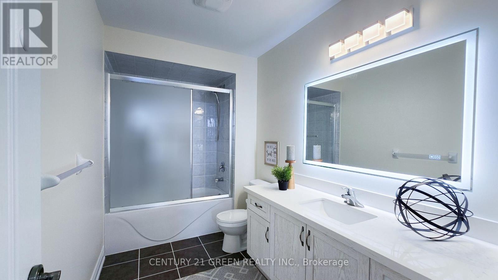 61 Magdalan Crescent, Richmond Hill, ON
