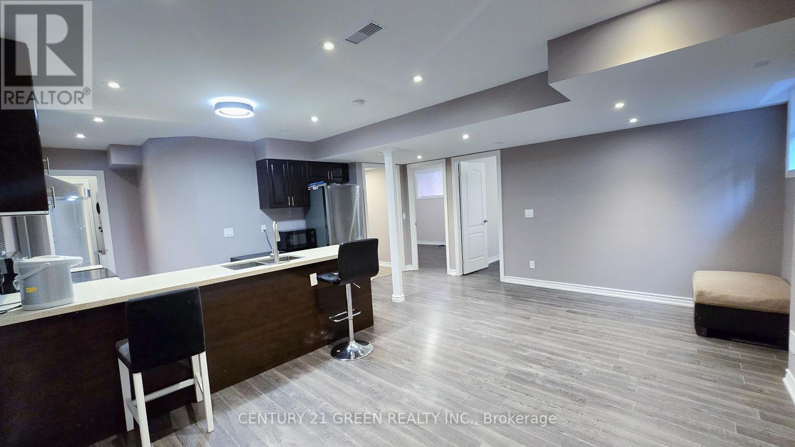 61 Magdalan Crescent, Richmond Hill, ON