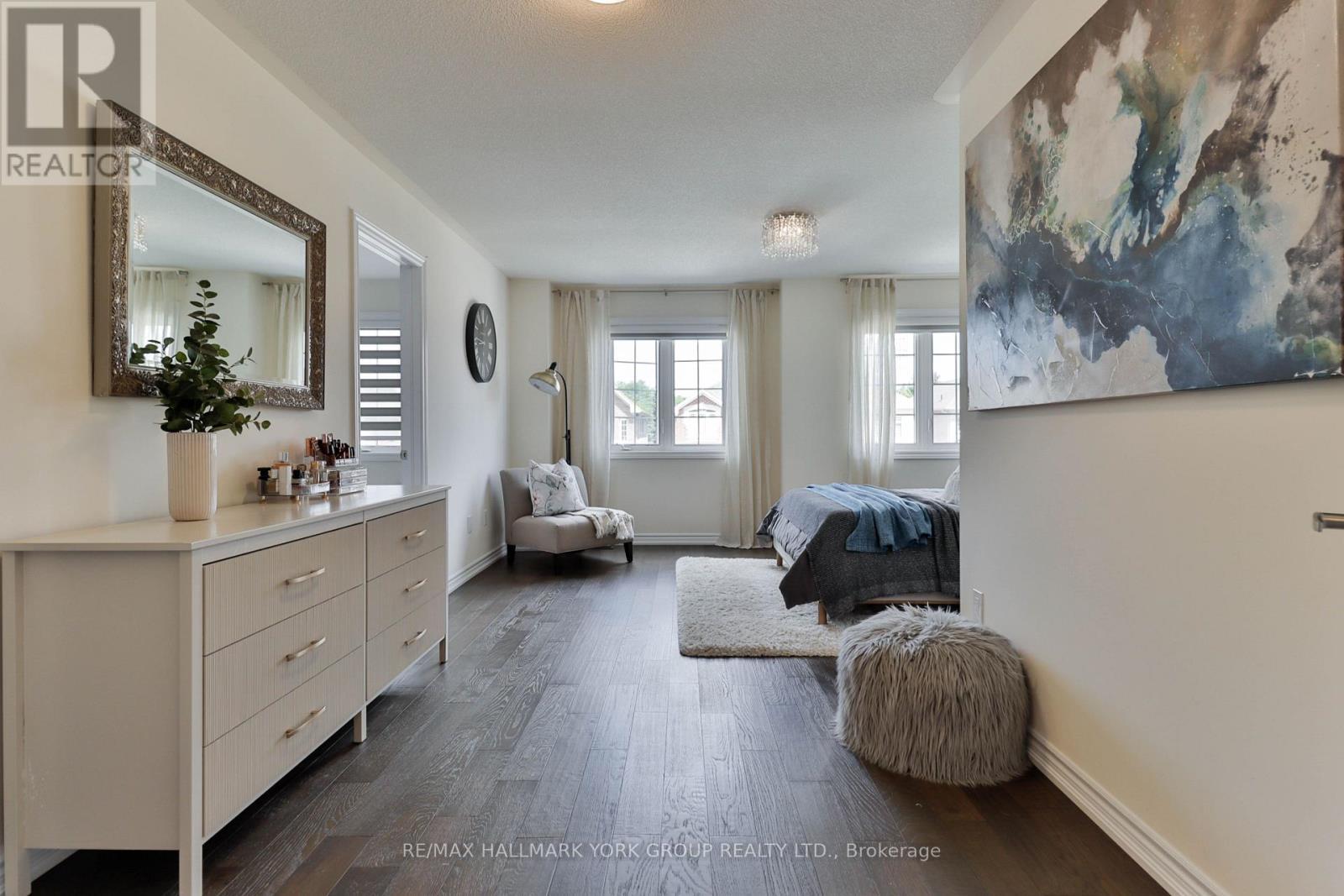434 Ritas Avenue, Newmarket, ON - Indoor
