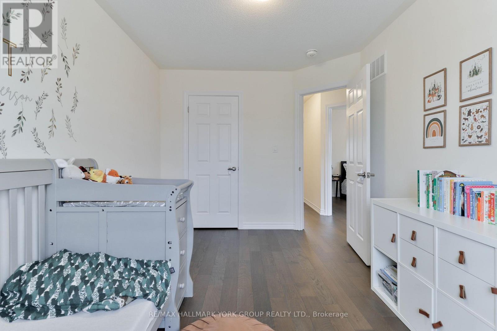 434 Ritas Avenue, Newmarket, ON - Indoor