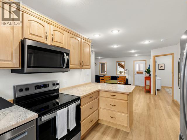 105-250 Olive May Way, Whitehorse, YT - Indoor Photo Showing Kitchen