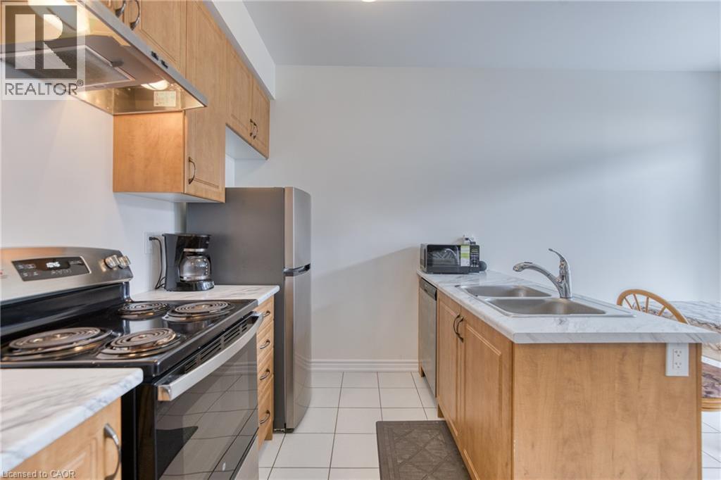 12 Hylton Drive, Barrie, ON - Indoor Photo Showing Kitchen With Double Sink